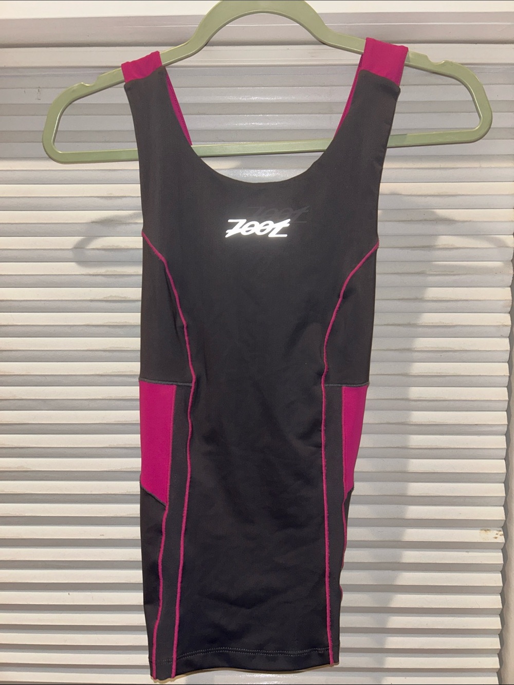 Zoot Ultra Tri Top Women's M Gray Magenta Crisscross Back Built-In Bra Pockets